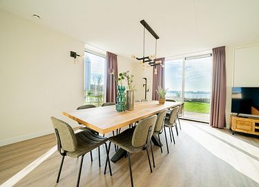 Spacious 12-person villa on the waterfront - 6