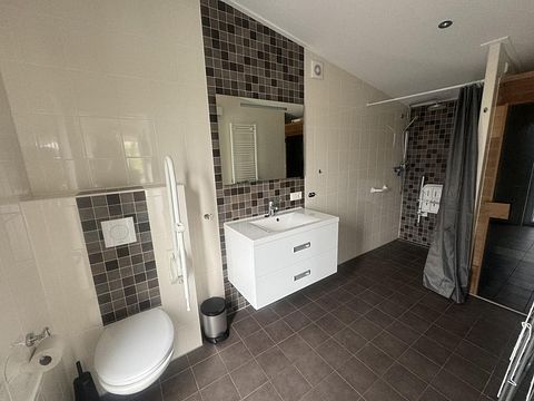 4-Personen-Chalet mit privater Sauna - 5