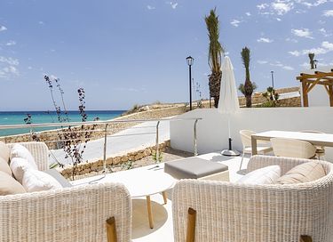 Luxury apartment with sea view on the beach