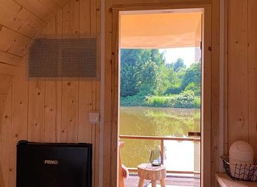 Uniek tiny house met hottub aan het water - 6