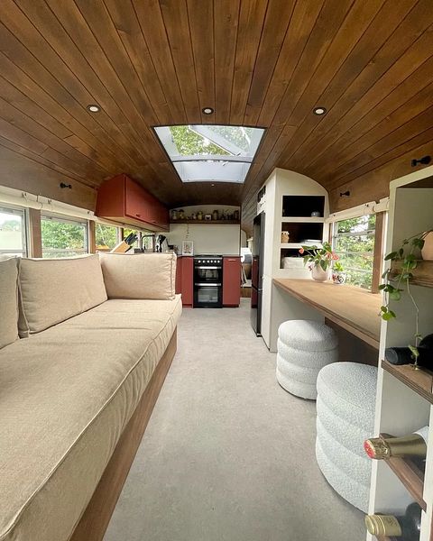 Spending the night in an American school bus - 4