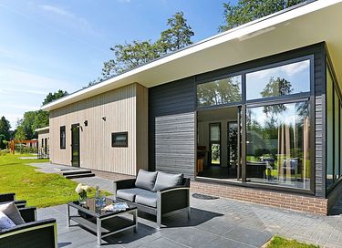 4-persoons lodge met een terras aan het water - 2