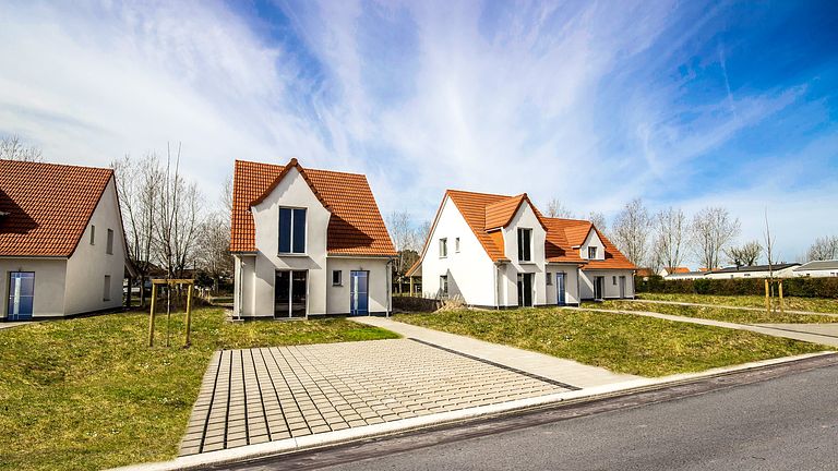 Holiday home on child-friendly park by the sea - 1