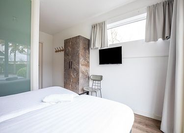 Luxe wellnessaccommodatie aan het water - 10