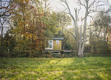 Luxury shepherd's wagon in the nature - 19