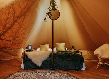Festival-achtige sfeer op een pop-up camping - 10