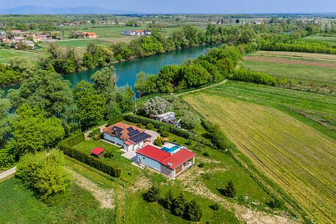 Villa met zwembad, sauna en jacuzzi aan water - 5