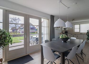 Spacious family home with wellness facilities - 43