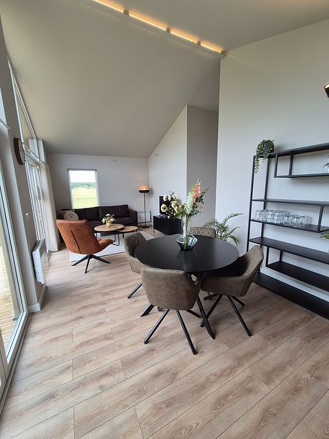 Quietly located chalet with covered porch - 5