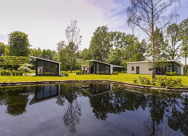 4-persoons lodge met een terras aan het water - 13