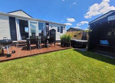Logement de vacances avec jacuzzi au bord de l'eau - 21