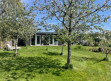 Spend the night in an orangery with hot tub - 3