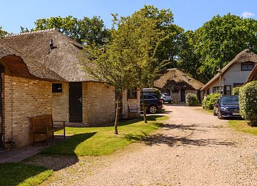 Thatched holiday home near beach and sea - 26