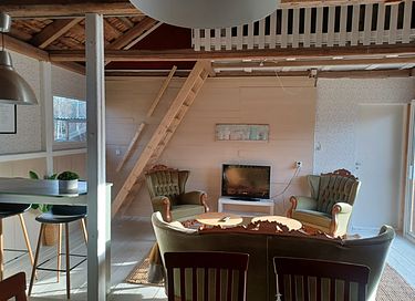 Family Residence with loft and Hideaway - 11