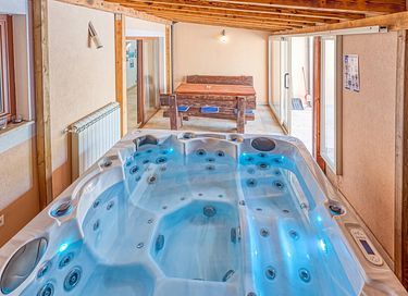 Moderne villa met jacuzzi en privézwembad - 33