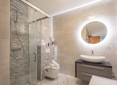 Spacious apartment with sea view and balcony - 36