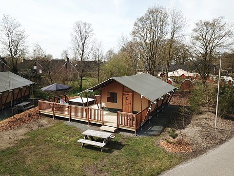 Safarizelt mit Jacuzzi in schönem Ferienpark - 2