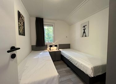 Cozy holiday home in the woods for 4 people - 8