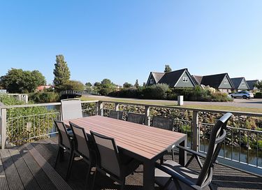 Vakantiehuis (8p) aan open vaarwater - 16