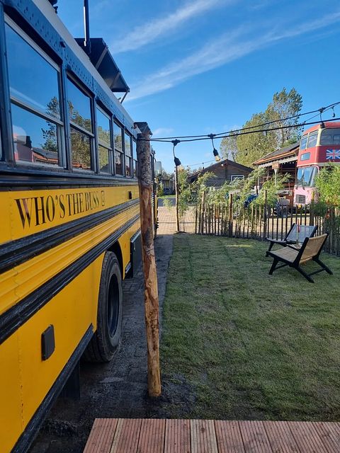 Spending the night in an American school bus - 2