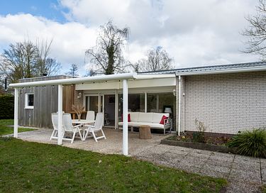 Modern vacation home in Zeeland (5p)