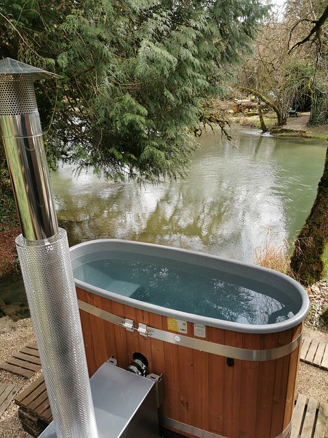 Tiny house with waterfront wellness - 3