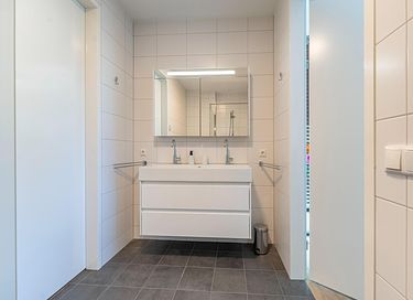 Sfeervolle villa met jacuzzi aan het water - 20