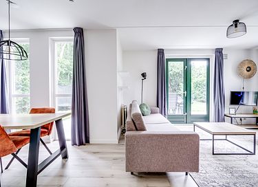 Maison familiale moderne et lumineuse avec grand jardin - 11