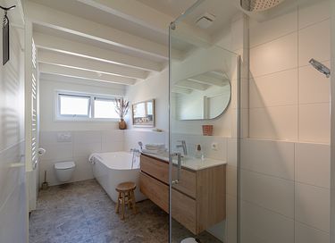 Attractive bungalow with outdoor shower - 17