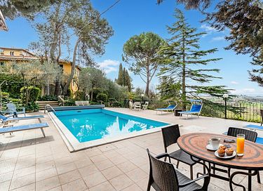 Holiday home with private pool and views - 37