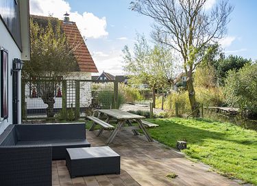 Attractive vacation home with whirlpool - 2