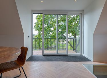 Spend the night overlooking the woods - 27