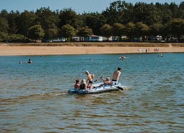 Glampinglodge op veelzijdig vakantiepark - 14