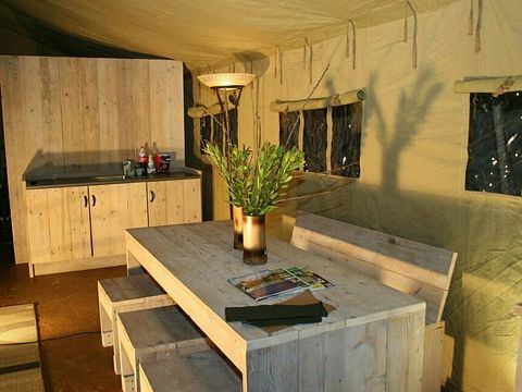 Safari tent in beautiful surroundings - 4