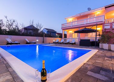 Vakantievilla (10p) met privé zwembad - 3