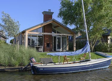 Vacation lodge in a holiday park in Friesland