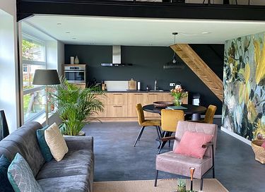Modern and luxuriously converted henhouse - 23