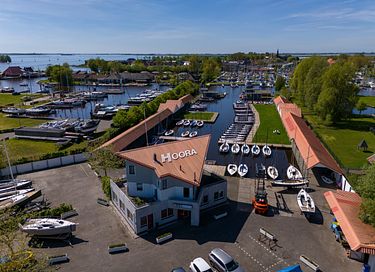 Houseboat op het water met mooi uitzicht  - 6
