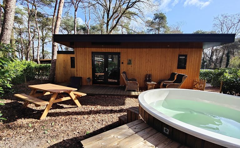 Logement de vacances à Drenthe avec jacuzzi privé - 1