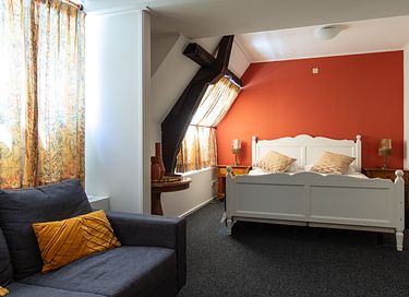 Hotel aan de gracht in historisch Dokkum - 12