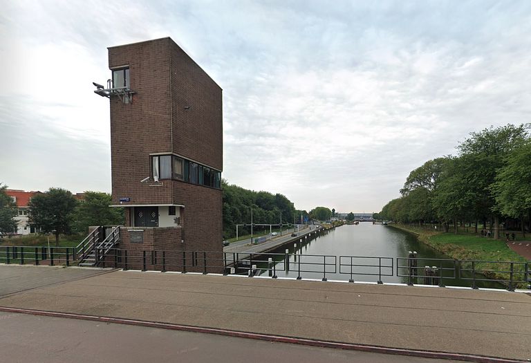 Slapen in het grootste brughuis van Amsterdam - 1