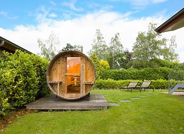Villa (12p) with waterfront sauna - 2