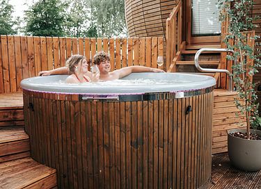 Chalet design avec bain à remous, sauna et terrasse sur le toit - 19