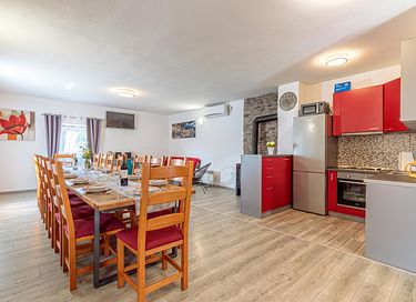 Group accommodation with private pool and sauna - 24