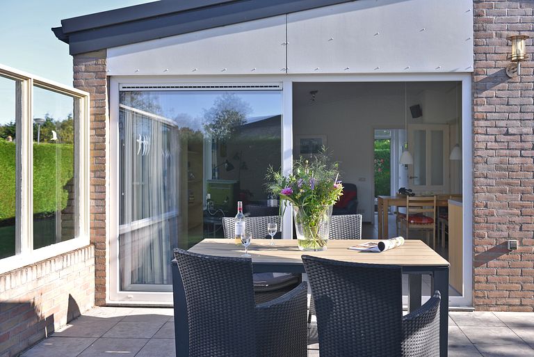 Bungalow by a beautiful lake in Zeeland (6p) - 1