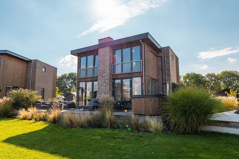 Wellness-Villa am Wasser für 10 Personen - 1