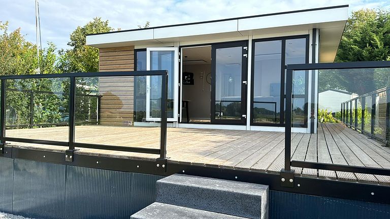 Logement de vacances moderne avec terrasse et vues - 1