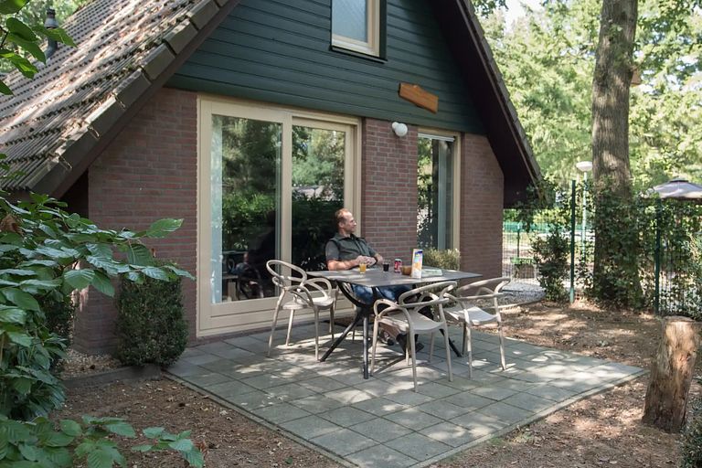 Quietly located vacation home on green park - 1