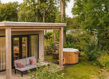 Tiny House with lovely view and a hot tub - 2