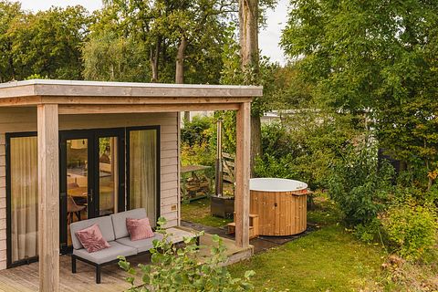 Tiny House with lovely view and a hot tub - 2
